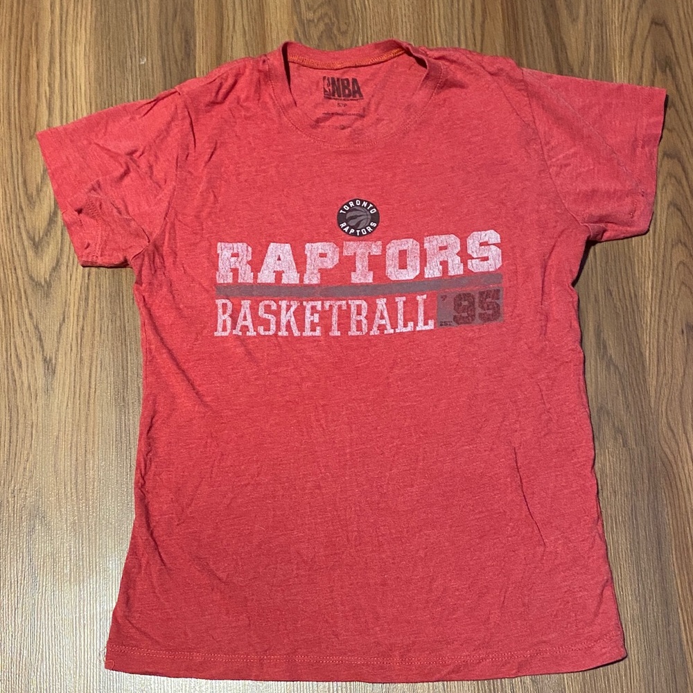 ✨8/$10. NBA Toronto Raptors Basketball shirt. Size Small